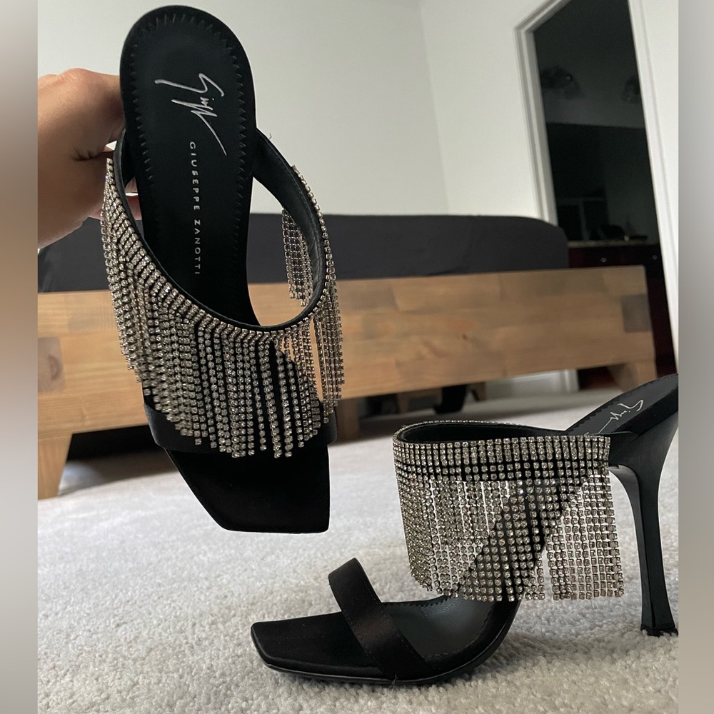 Giuseppe Zanotti crystal heel Sz 37